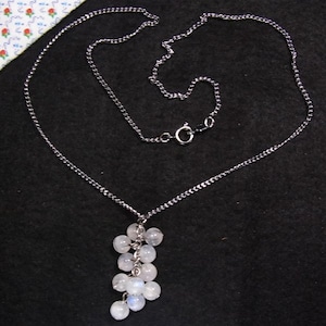 ムーンストーンの房状ペンダントネックレス　costume jewelry for sale  11887N