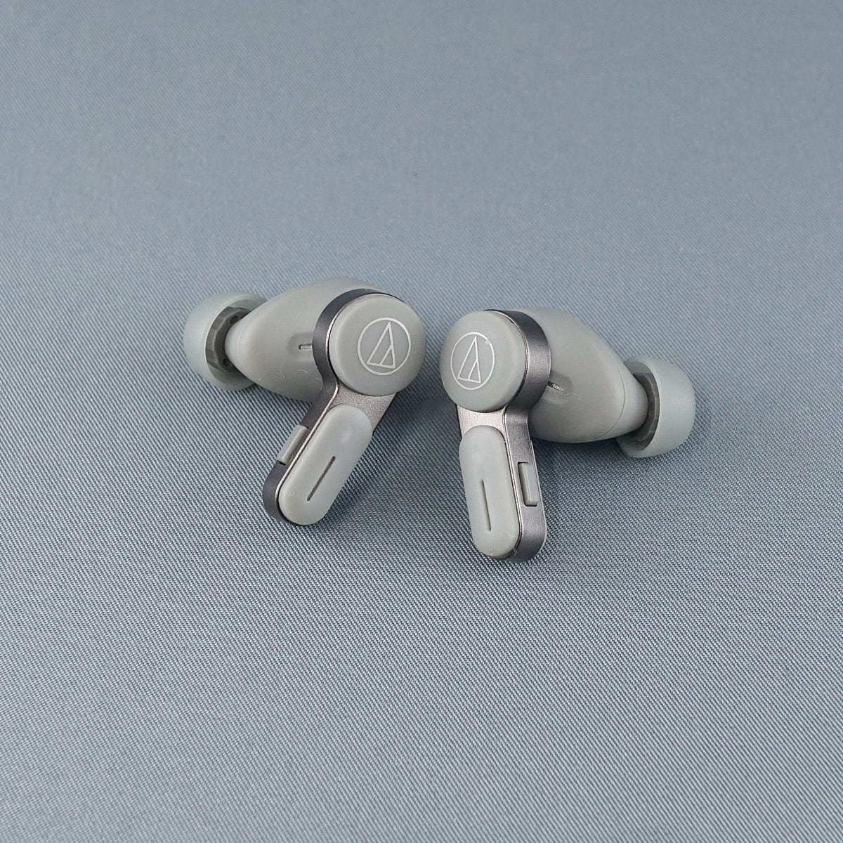 audio technica ATH-TWX7 完全ワイヤレスイヤホン USED品 ノイズ