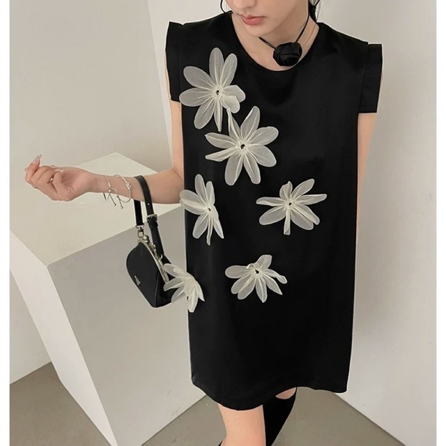 Flower applique mini dress　B066