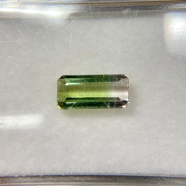 淡いカラー　バイカラートルマリン No.4　約1.00ct