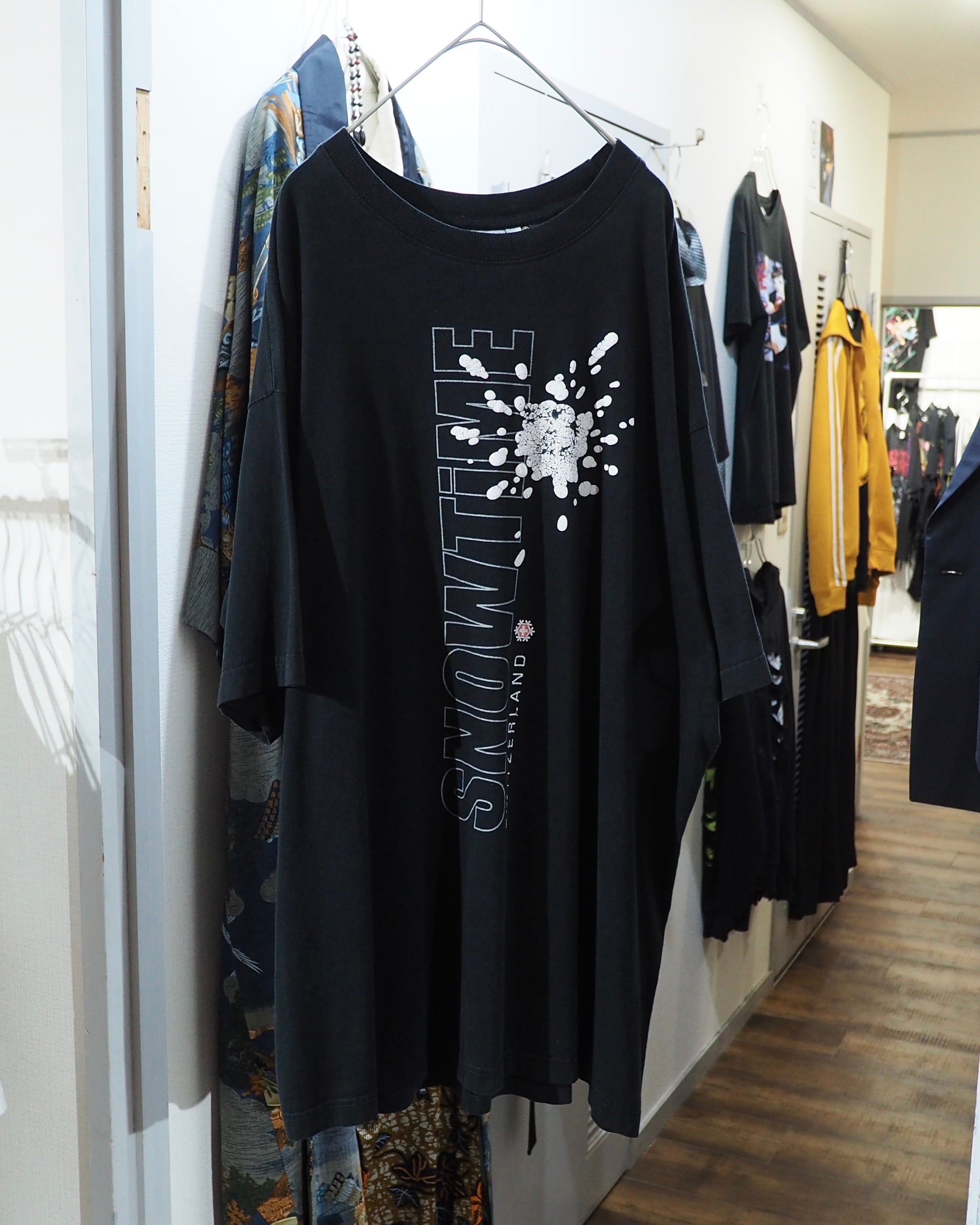 White Cracks × Puff printed Black SS Tee