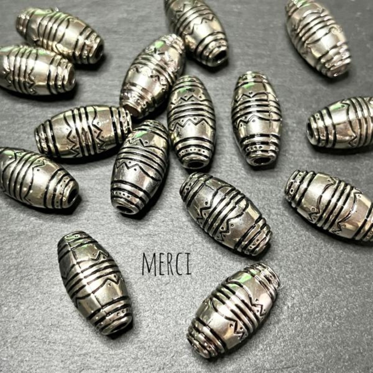 【2個】メタル風幾何学アクリルビーズ/スペーサ ー/CCB