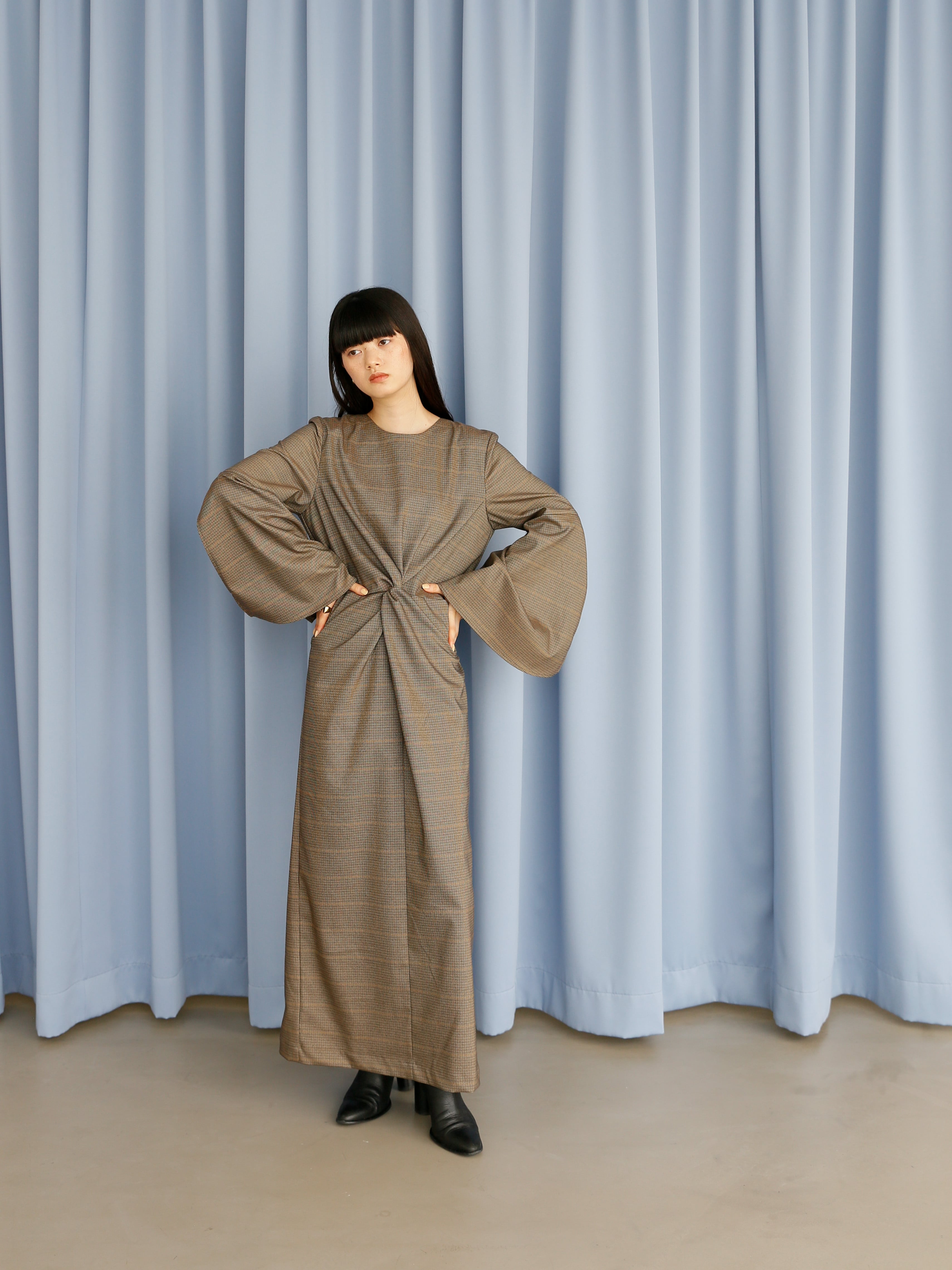 twist bell sleeve onepiece（check-brown） | Katrin TOKYO