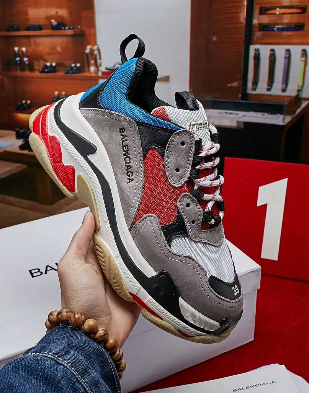 極美品 サイズ 35-44 BALENCIAGA TRIPLE-S Sneakerバレンシアガ