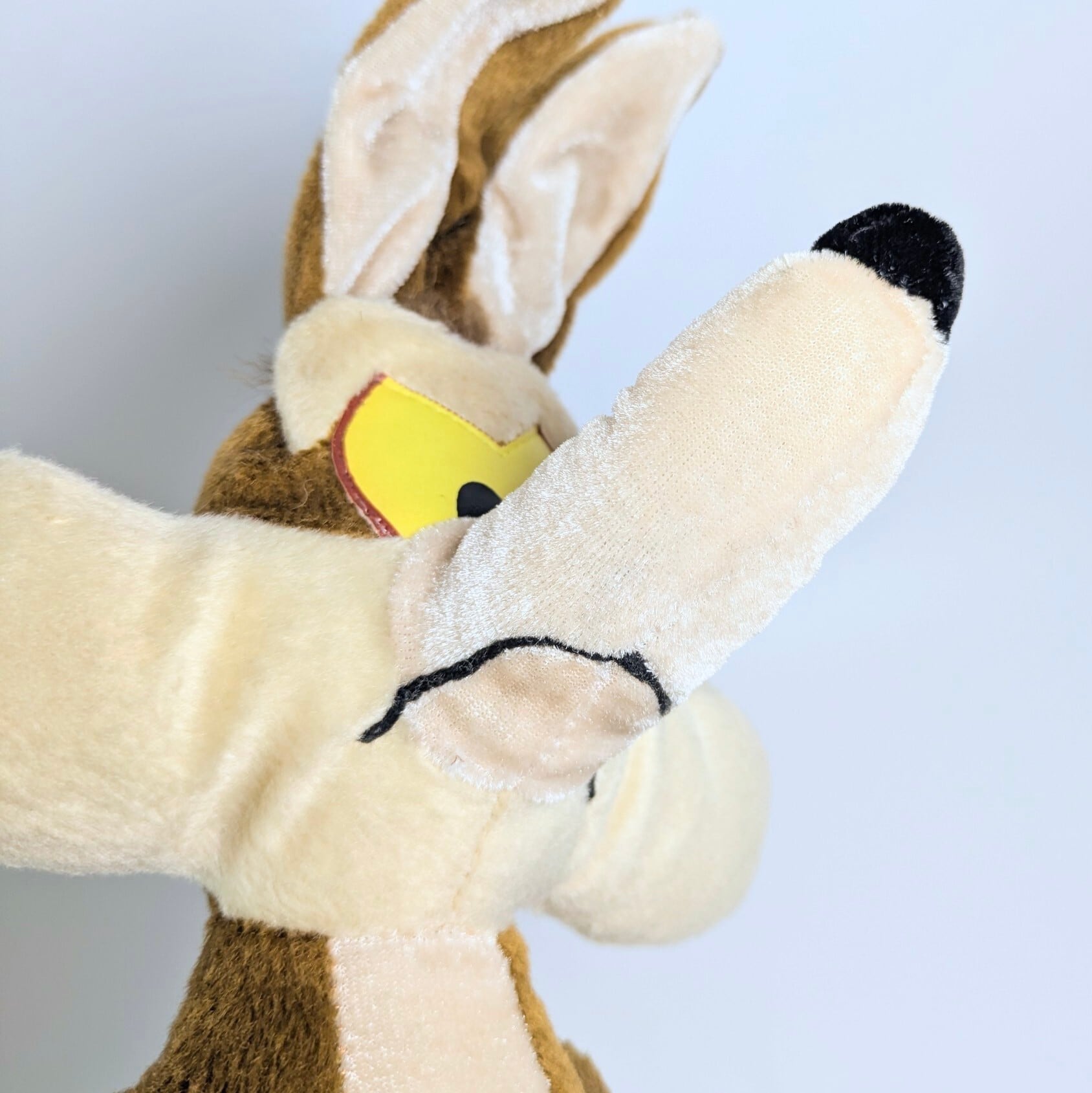 ☆ DEADSTOCK / VINTAGE 90' ☆【 Looney Tunes ( ルーニーテューンズ ) 】ワイリー・コヨーテ plush CANADA LIMITED / ぬいぐるみ / プラッシュ 〚アメリカン雑貨 アメトイ〛