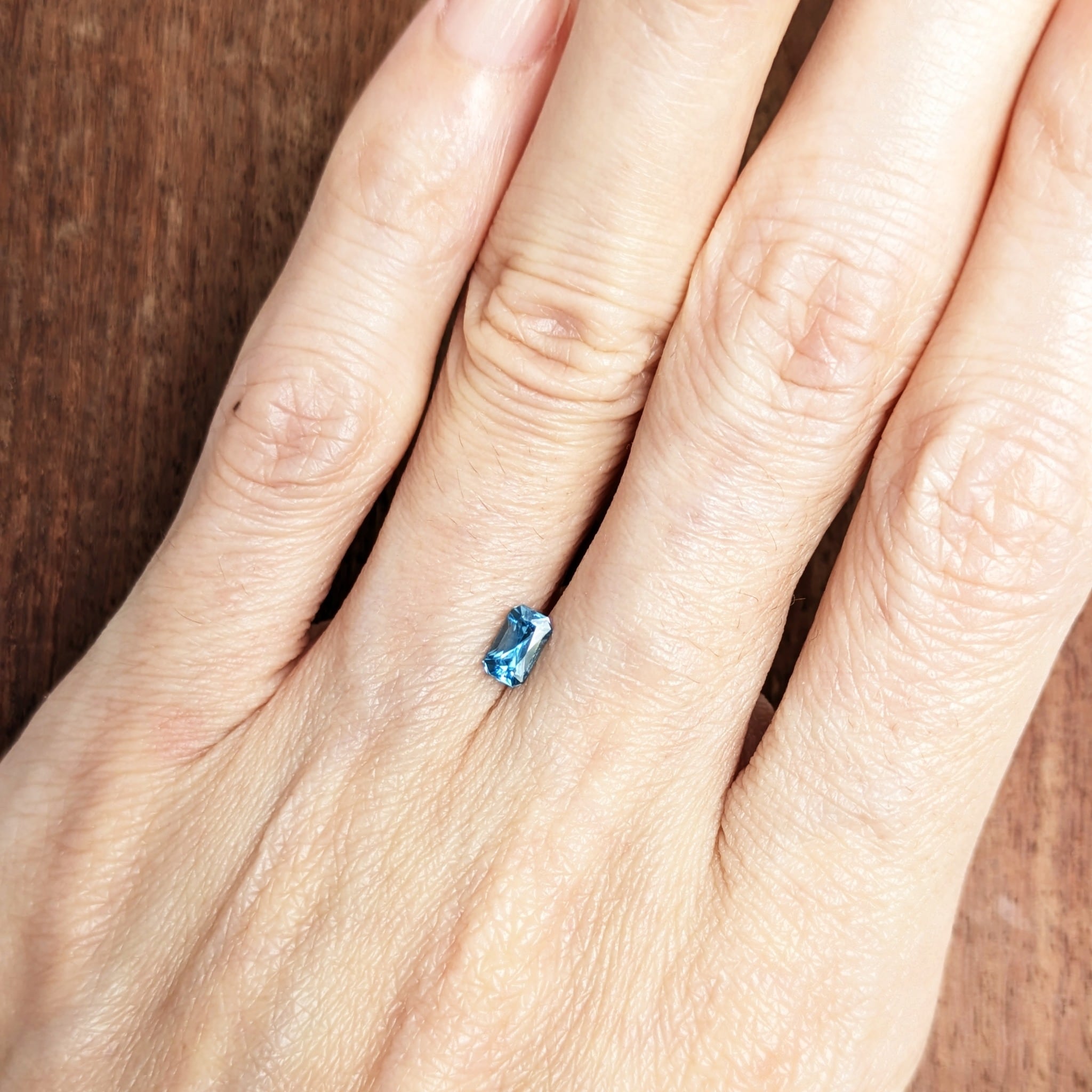 ブルージルコン(ラタナキリブルー)ルース 【0.55ct】 PRO208987