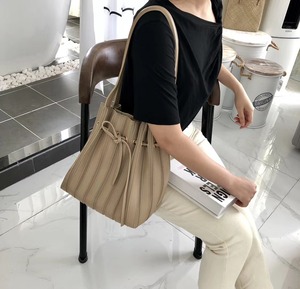 ドロストショルダーバッグ