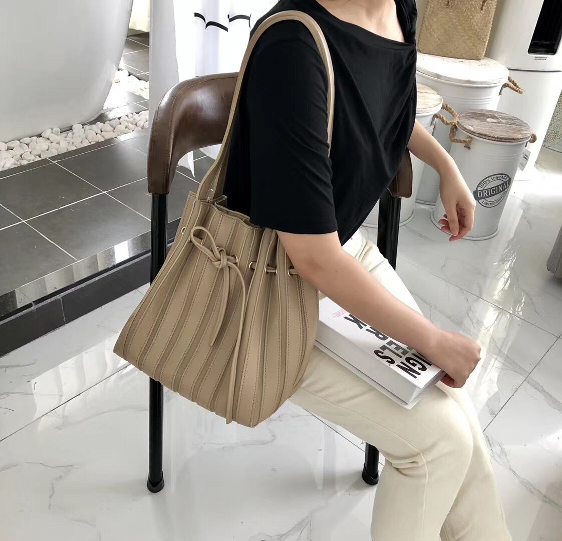 ドロストショルダーバッグ