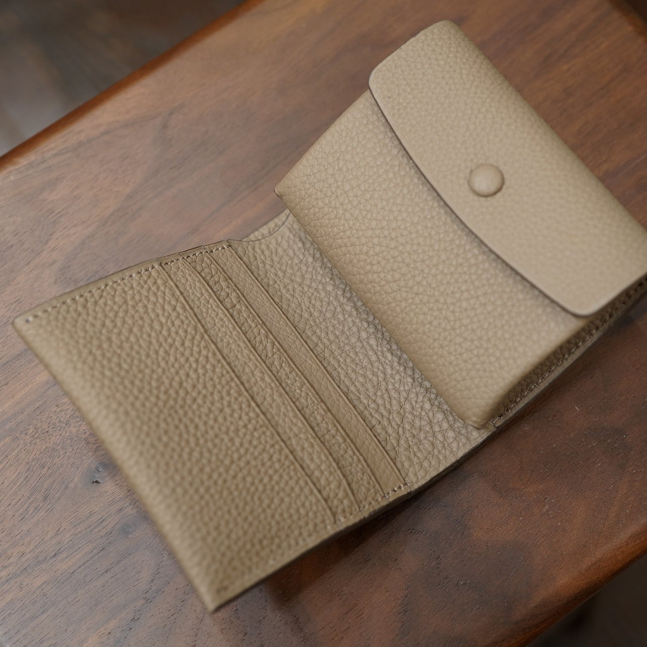 【早い者勝ち】ル・ボナー　ロングL字ファスナーウォレット　トープ 早い者勝ち】ル・ボナー ロングL字ファスナーウォレット トープ