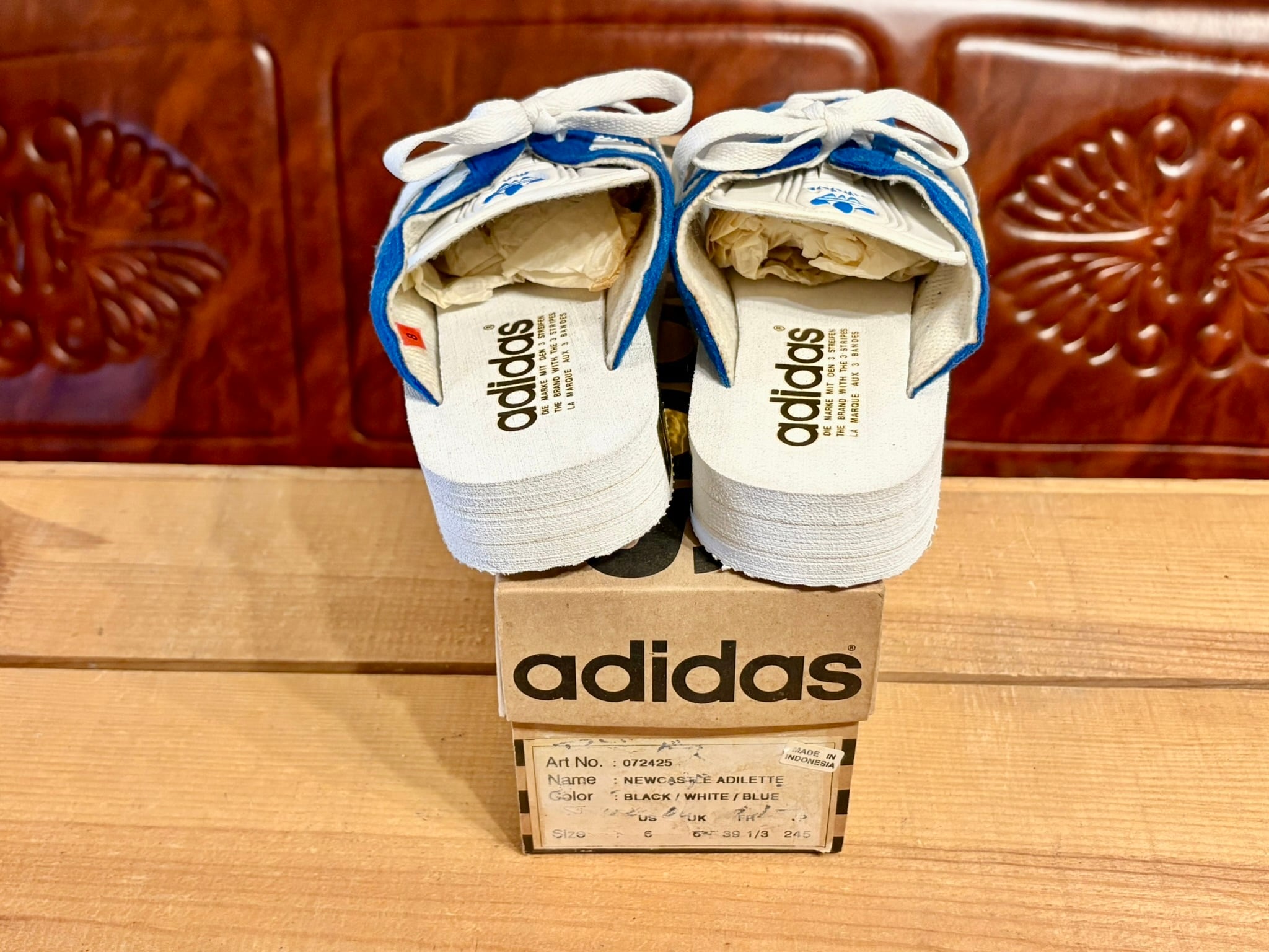 adidas（アディダス）BEACH GAZELLE（ビーチ ガゼル）5 23.5cm 青/白