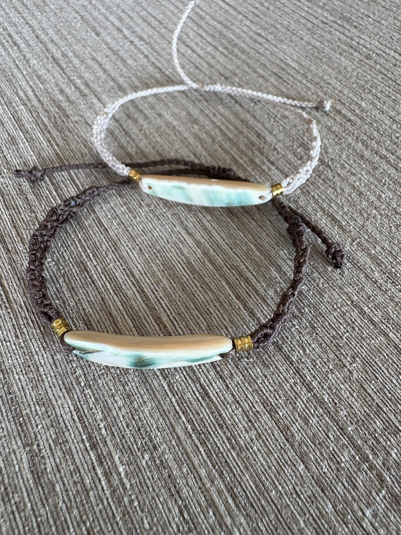 夜光貝ブレス　マクラメ編み(茶色)