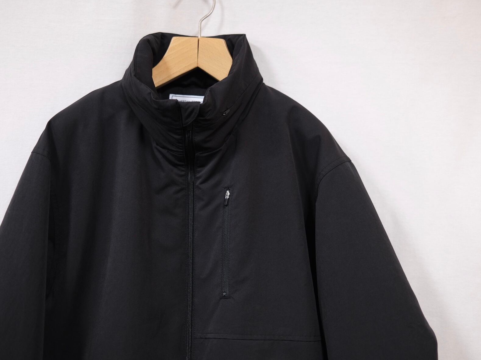 UNIVERSAL PRODUCTS.” STAND COLLAR BLOUSON BLACK” | Lapel online store