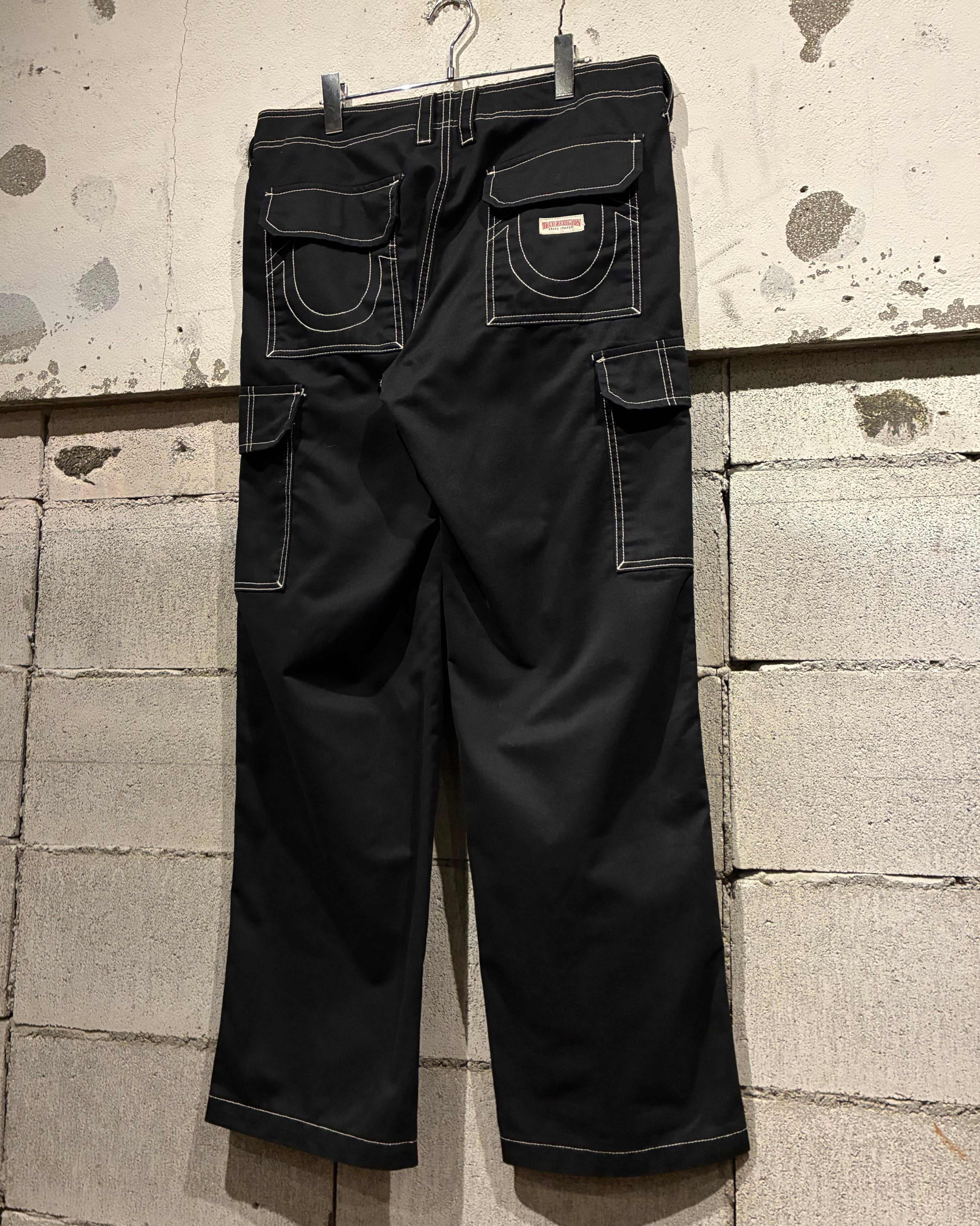 Caka otto】“TRUE RELIGION” White Logo Stitch Cargo Pants | Caka