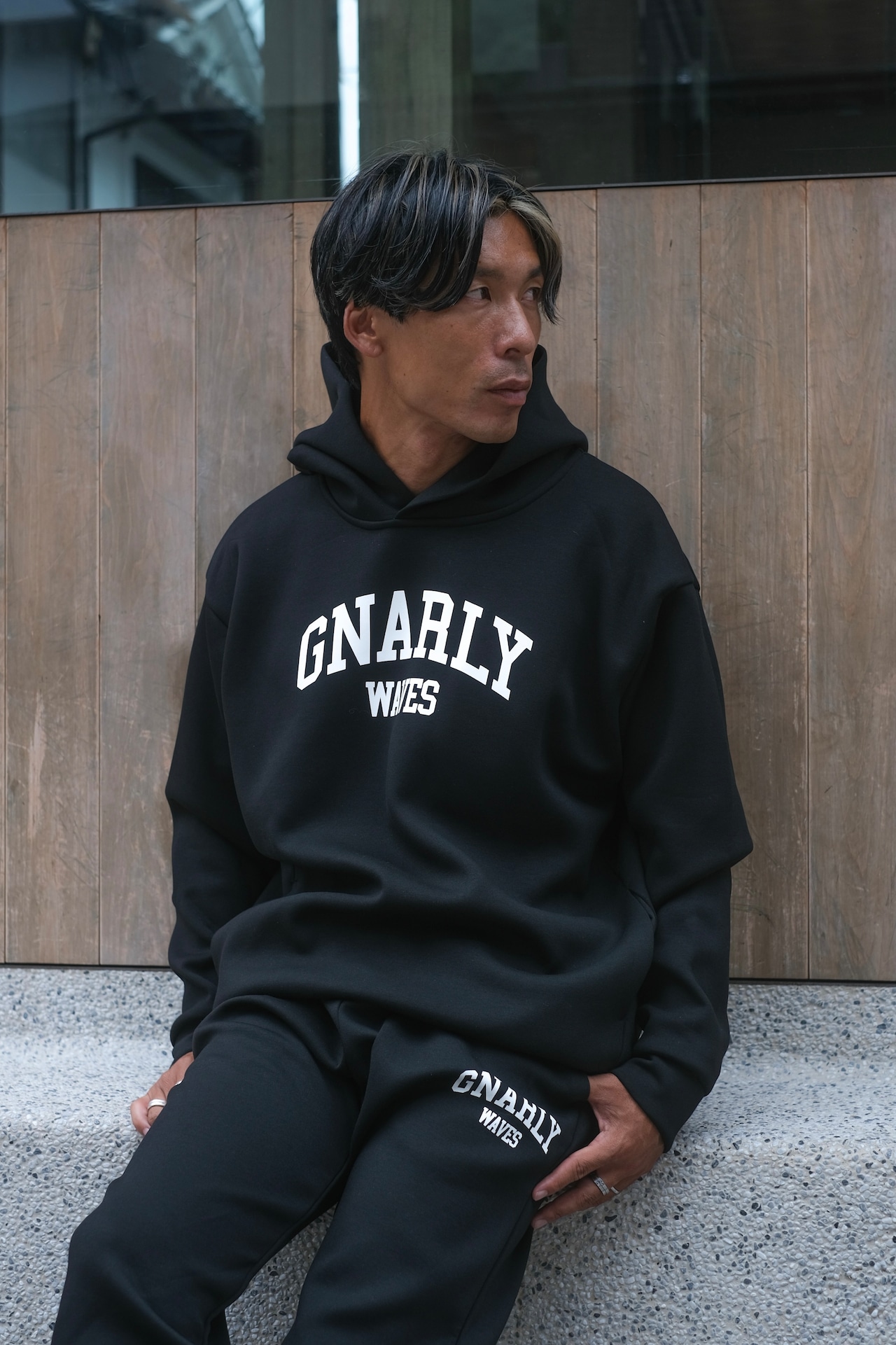 GNARLYWAVES COLLEGE LOGO SETUP