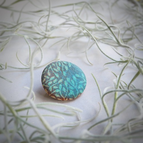 陶器ブローチ  葉影no.1  満月
