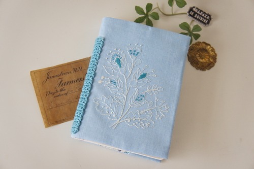 刺繍の手帳カバー(A6サイズ）ブルー