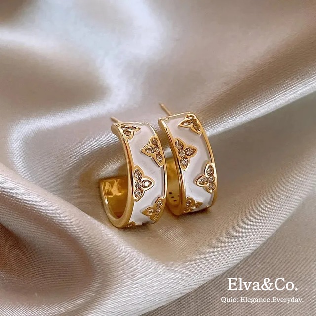 【ベストセラー】Ivory Bloom Hoop Pierce（アイボリーブルームフープピアス）