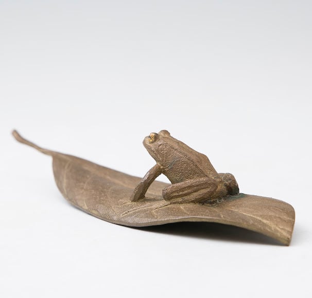 宮本理三郎 銅製 鋳銅 赤蛙 葉に蛙 カエル 置物 オブジェ インテリア