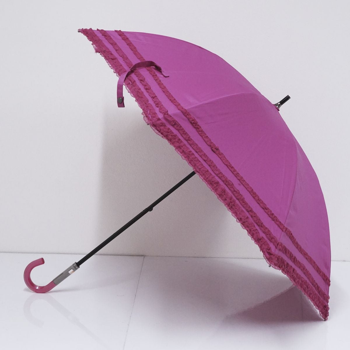 新品 ジルスチュアート フリル&ロゴ刺繍入り長傘「晴雨兼用・ピンク」② 5ddf585f5fe0a3c1b0fd1261552034