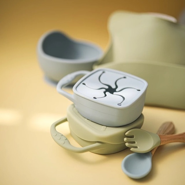 【在庫あり】　スナックカップ　シリコン製　ブルー