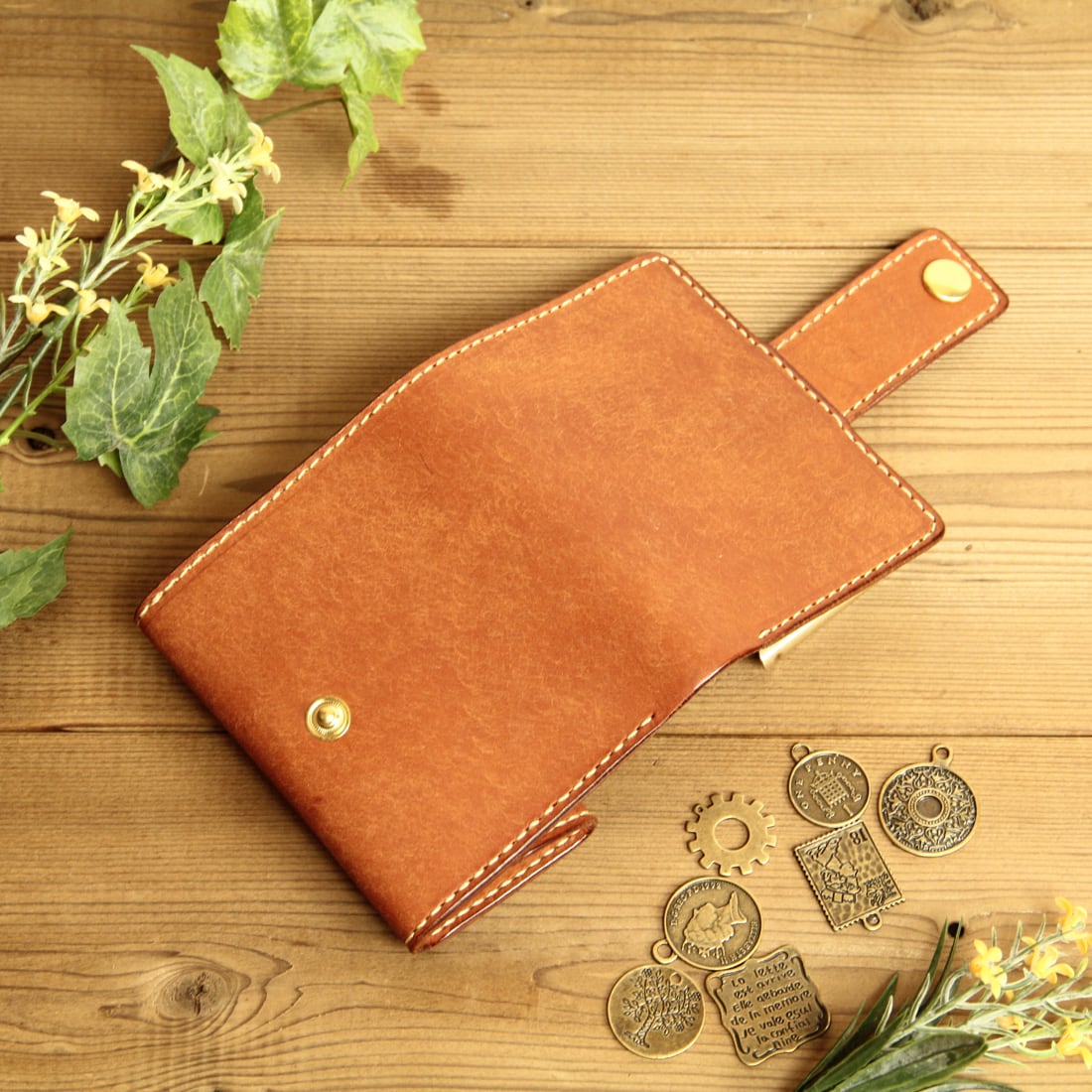 コンパクト財布 コインキャッチ付き / キャメル | HANARE LEATHER