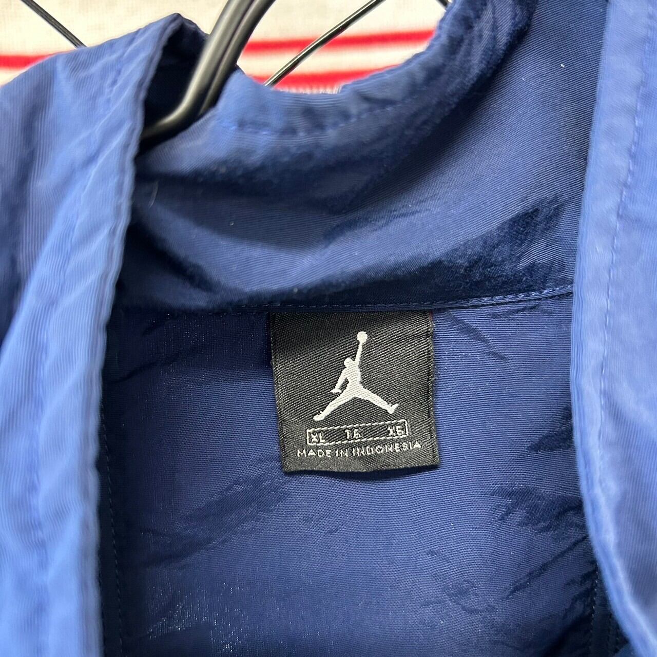 AIR JORDAN ブルゾン  キルティング ジャケット 金刺繍 刺繍ロゴ