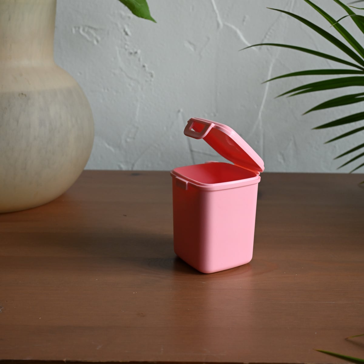 UK発 Treat Caddy|スマートで機能的な犬用トリーツケース