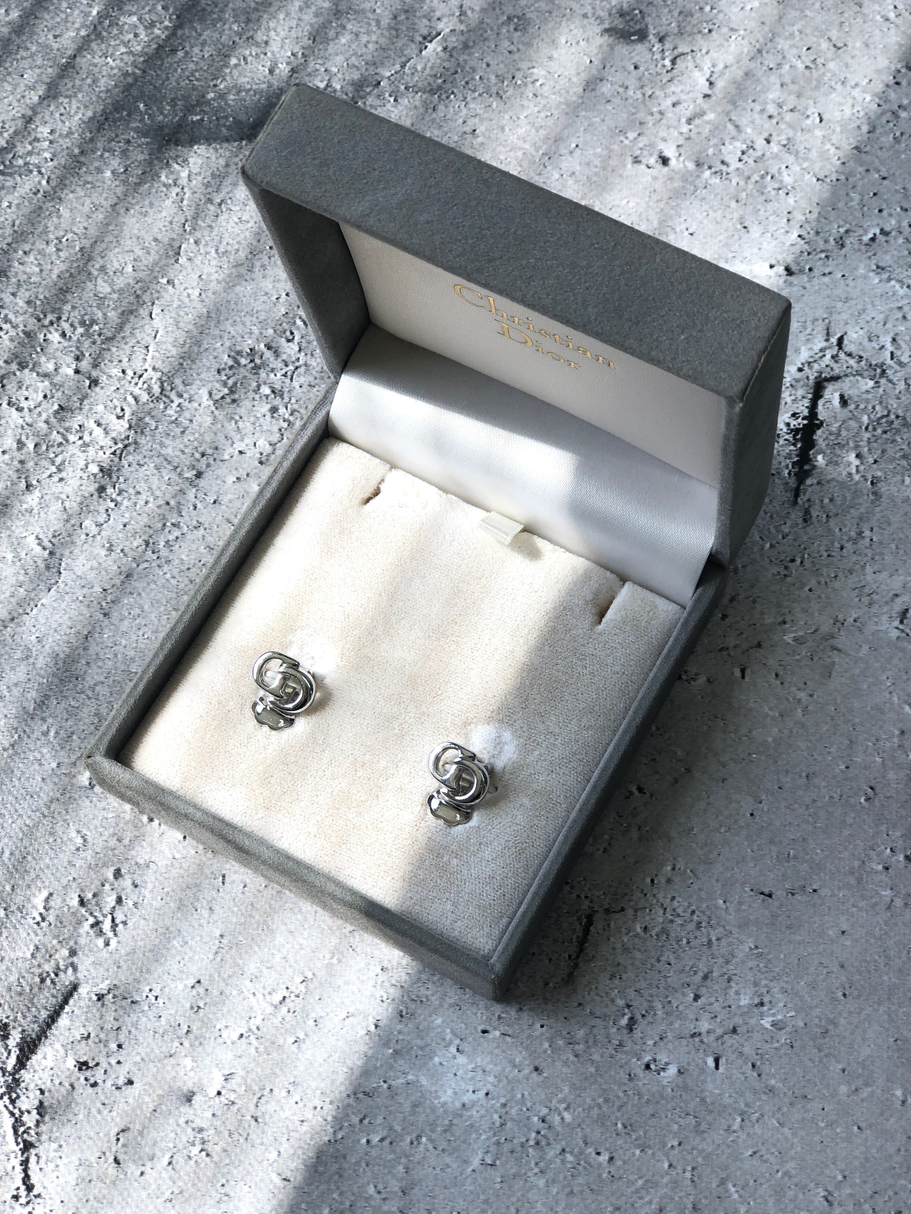 Christian Dior クリスチャン ディオール イヤリング シルバー CDロゴ