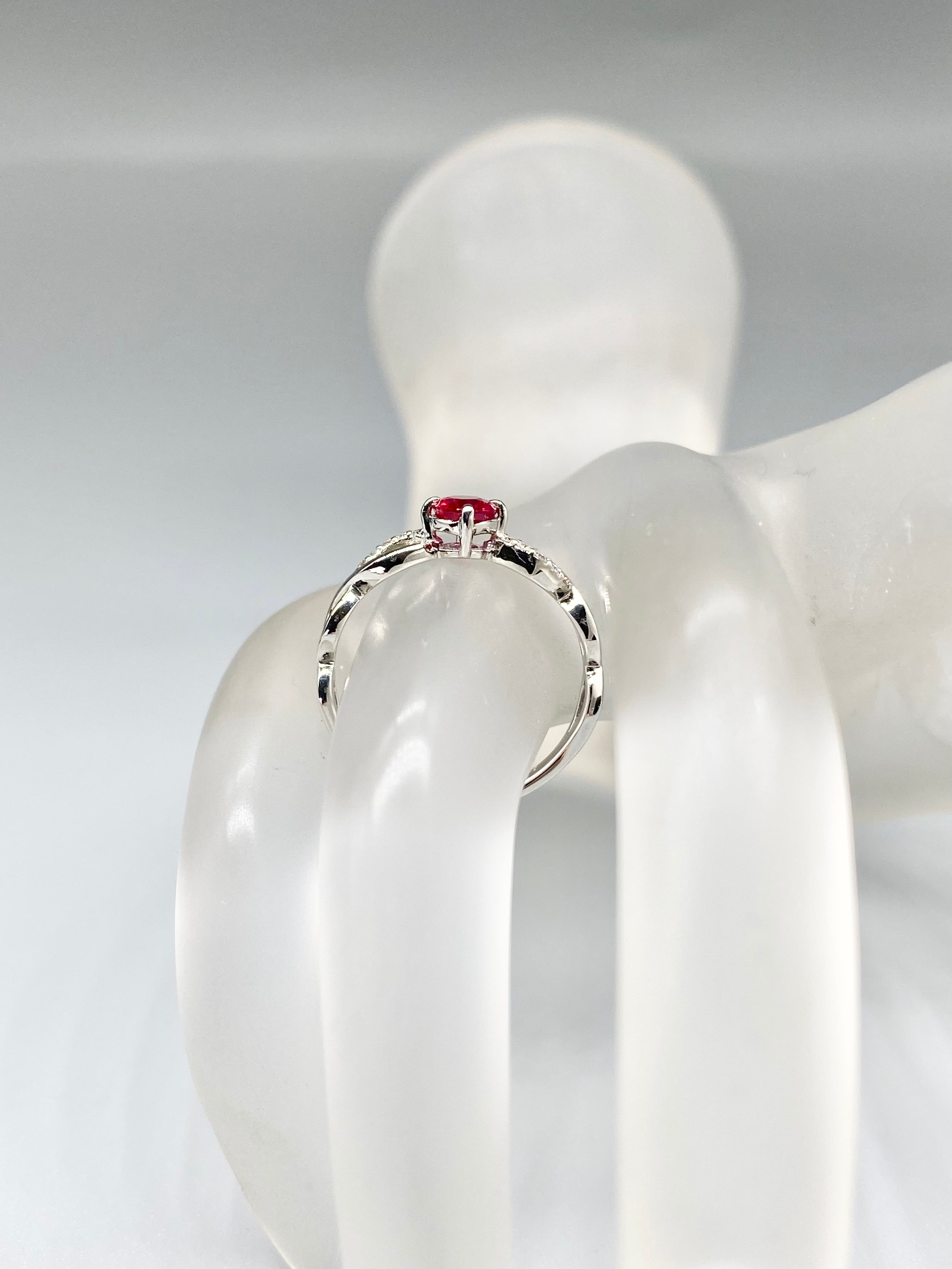 ピジョンブラッドルビー 0.54ct / ダイヤモンド 計0.06ct Pt950 リング