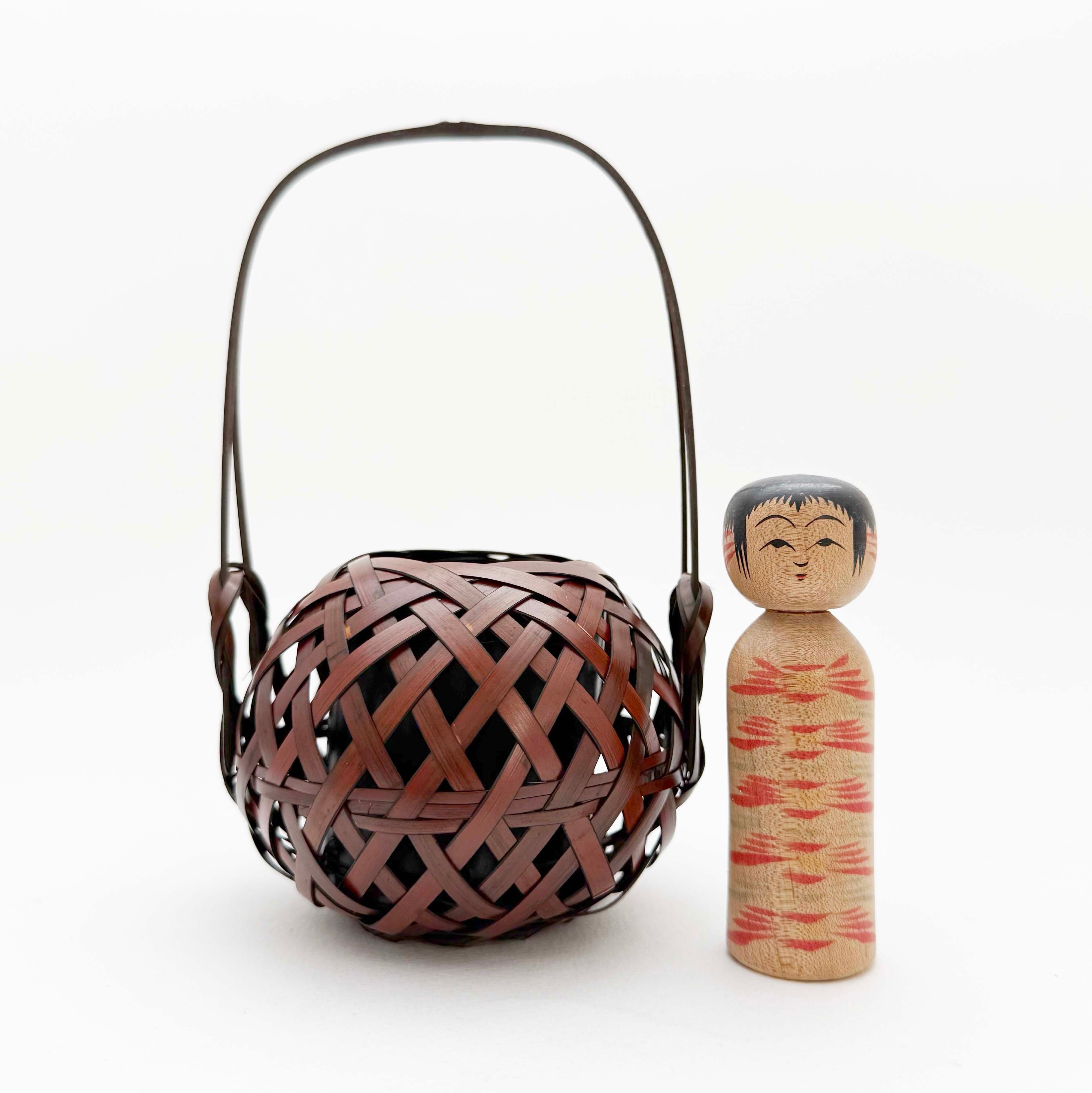 ヴィンテージこけし×花籠 小（蔵王系 / 秋山一雄工人）