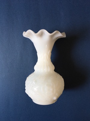 Opaline White Petit Flower Vase