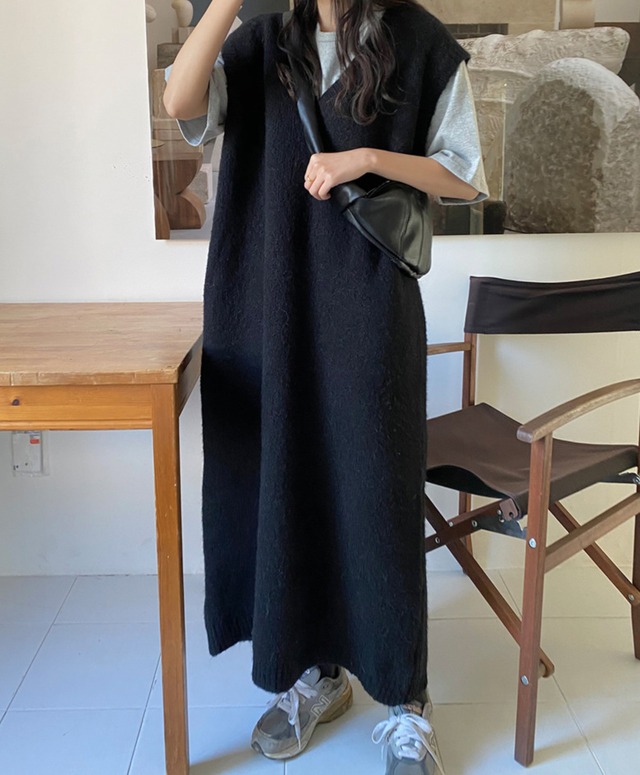 秋冬新作 ニットワンピース ロング丈ベスト Vネック マキシ丈 レディース 上品