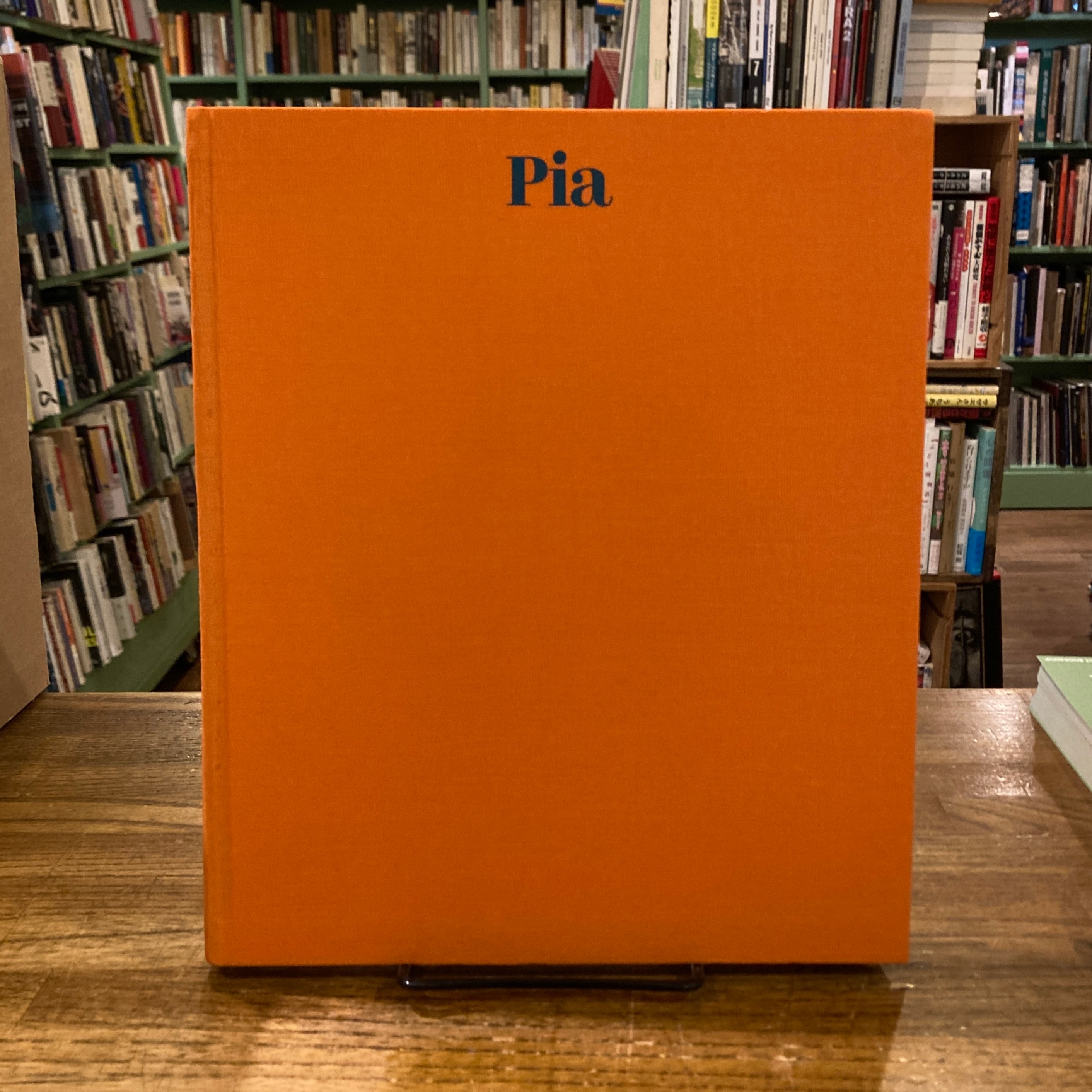 Pia / Christopher Anderson クリストファー・アンダーソン | 百年