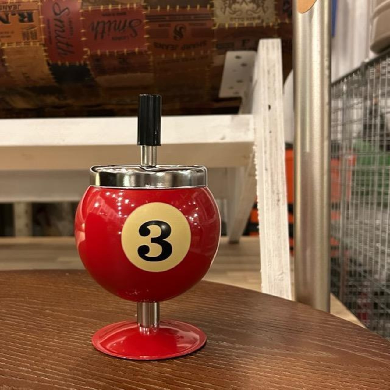 TOPANGA Zakka billiards Ball Ashtray, 5Type This billiards ball-shaped ashtray is perfect as a decorative ornament or as a pop art piece. Also available: a cue ball in red, yellow, and black.