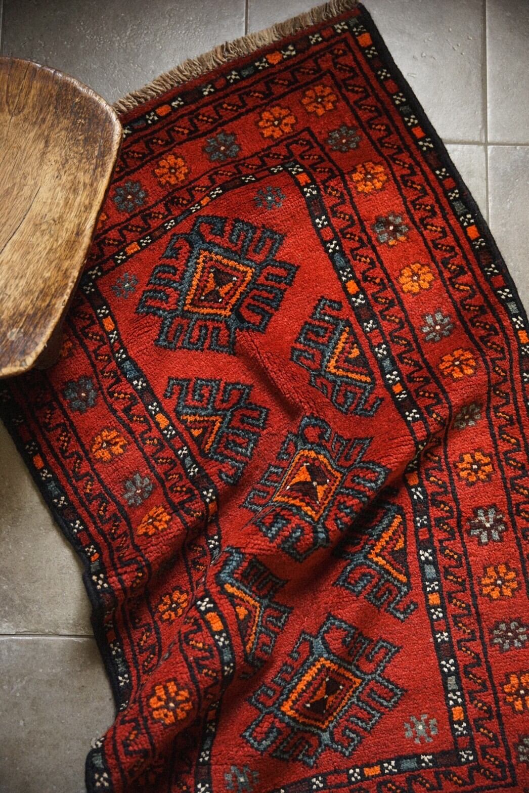 1022 -Vintage Baluch rug