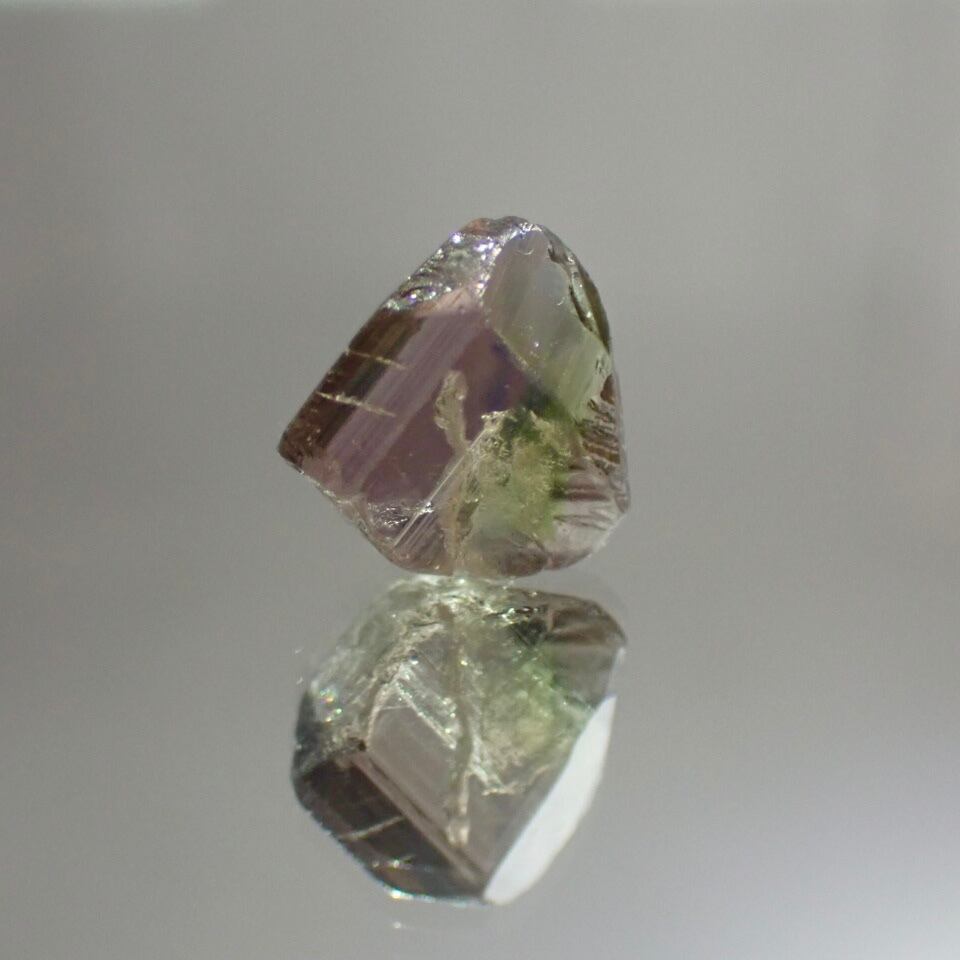 【パキスタン/スカルドゥ産】ブルーティントアキシナイト パキスタン/スカルドゥ産】ブルーティントアキシナイト