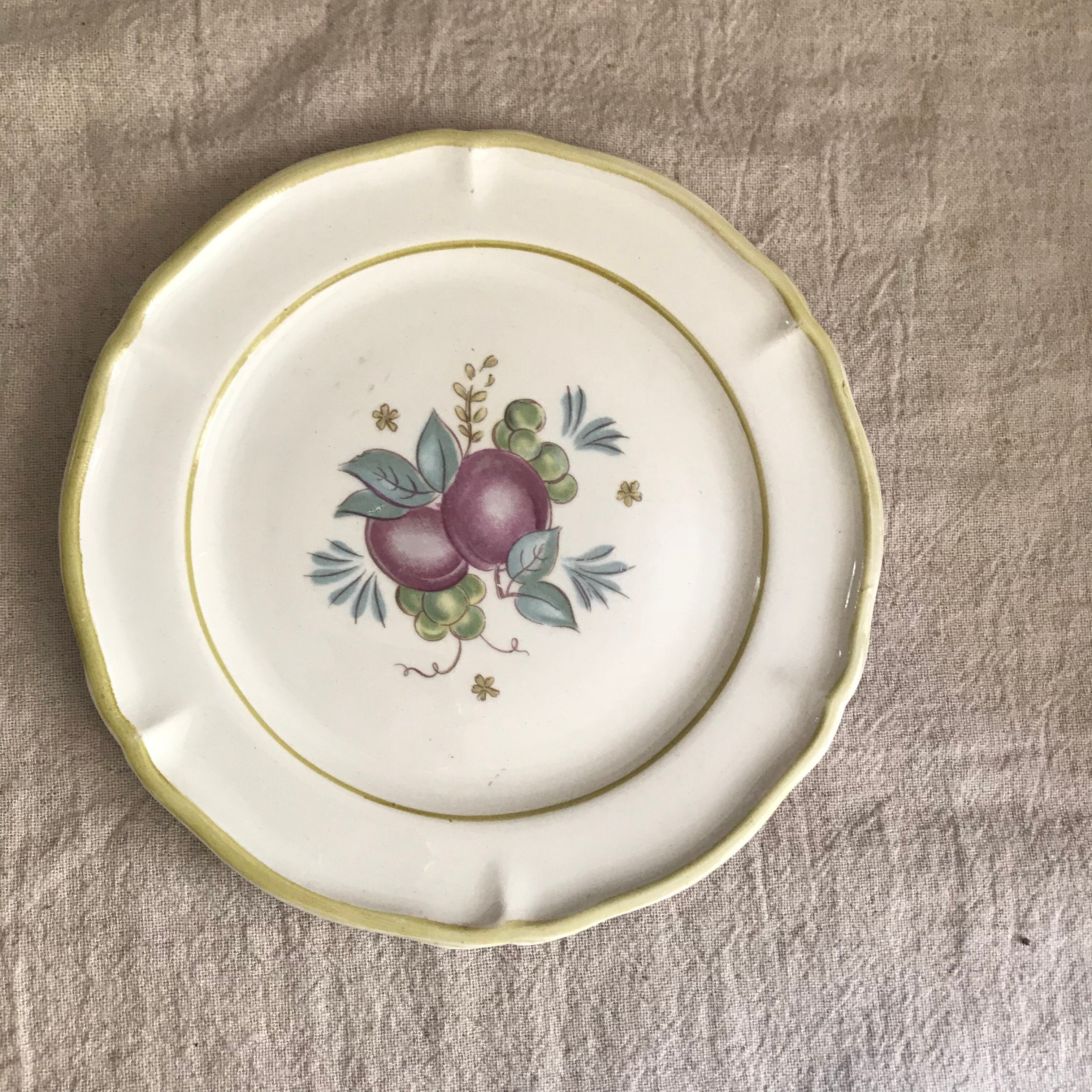 オールドアラビアの黄色フチのお皿