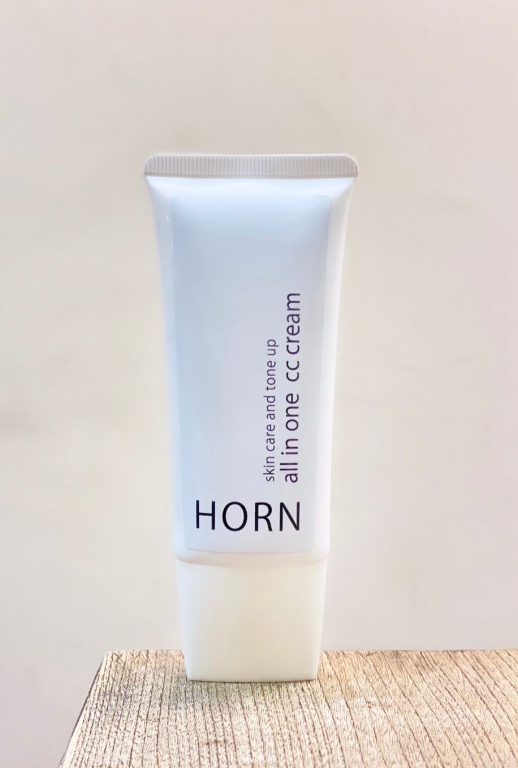 ヒト幹細胞培養液配合の美容液カバークリーム HORNオールインワンCC