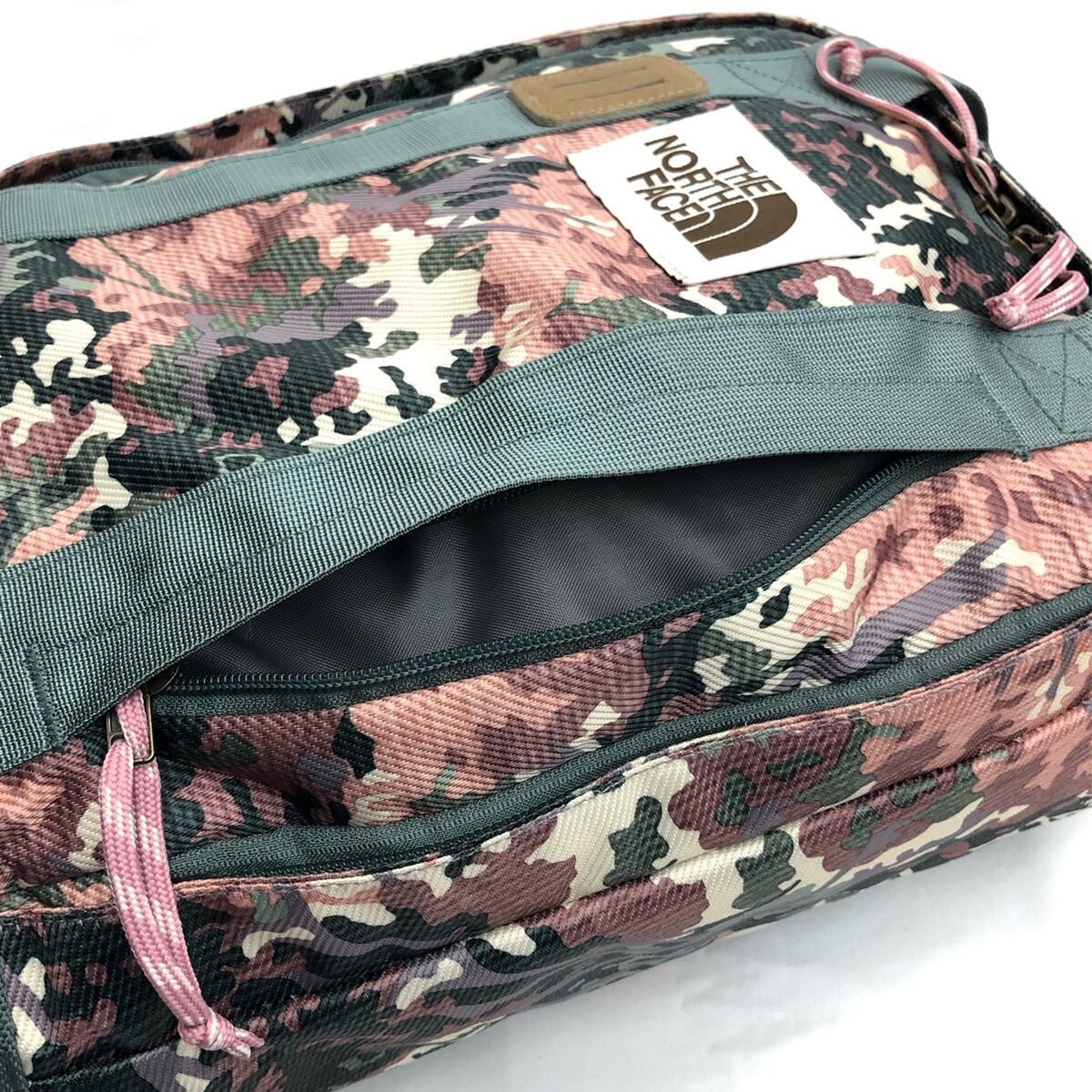中古】 ノースフェイス リュック 花柄 レディース トートパック カーキ