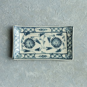 伝統的な模様が美しい、ベトナムの器