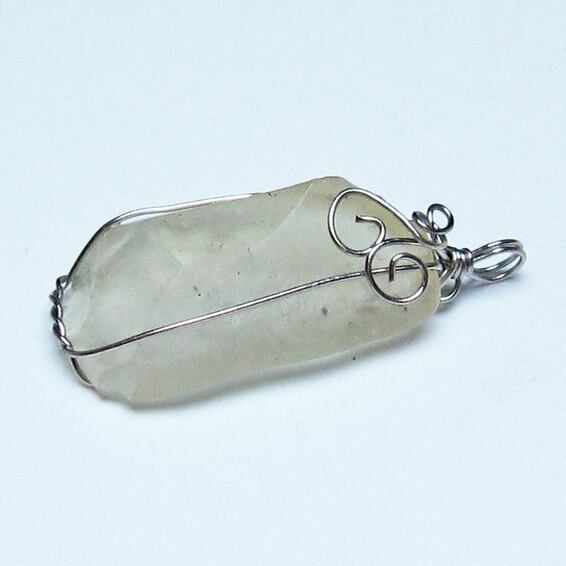 リビアングラス ペンダント 一点物 メール便可 112-13675