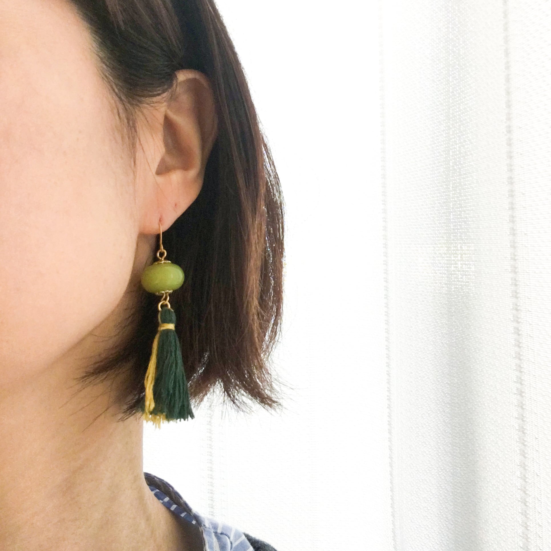 抹茶色のとんぼ玉とタッセルピアス | COLORE COLORE ころーれ・ころーれ