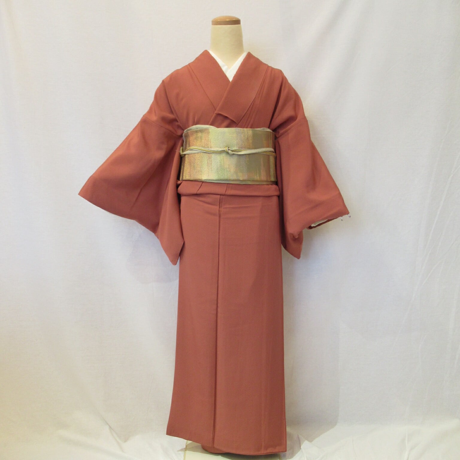 ローズ色無地紋付き1397 | リサイクル着物ショップ La遇 Used Kimono Shop Lagu powered by BASE