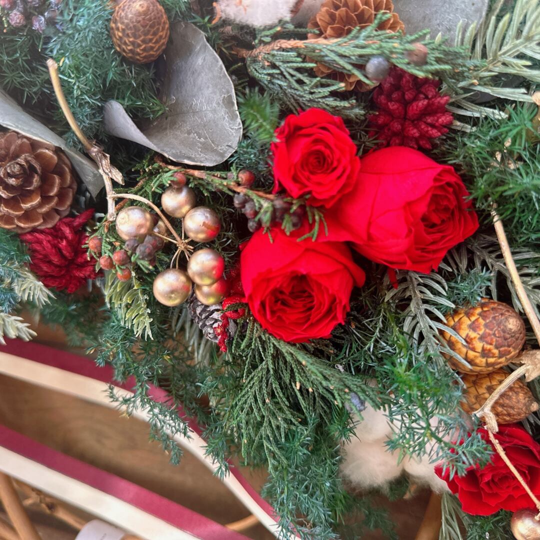 わりと大きめ⸜❤︎⸝‍真っ赤なバラのキラキラクリスマスリース★。.* 2022 わりと大きめ⸜❤︎⸝‍真っ赤なバラのキラキラクリスマスリース☆。.* 2022