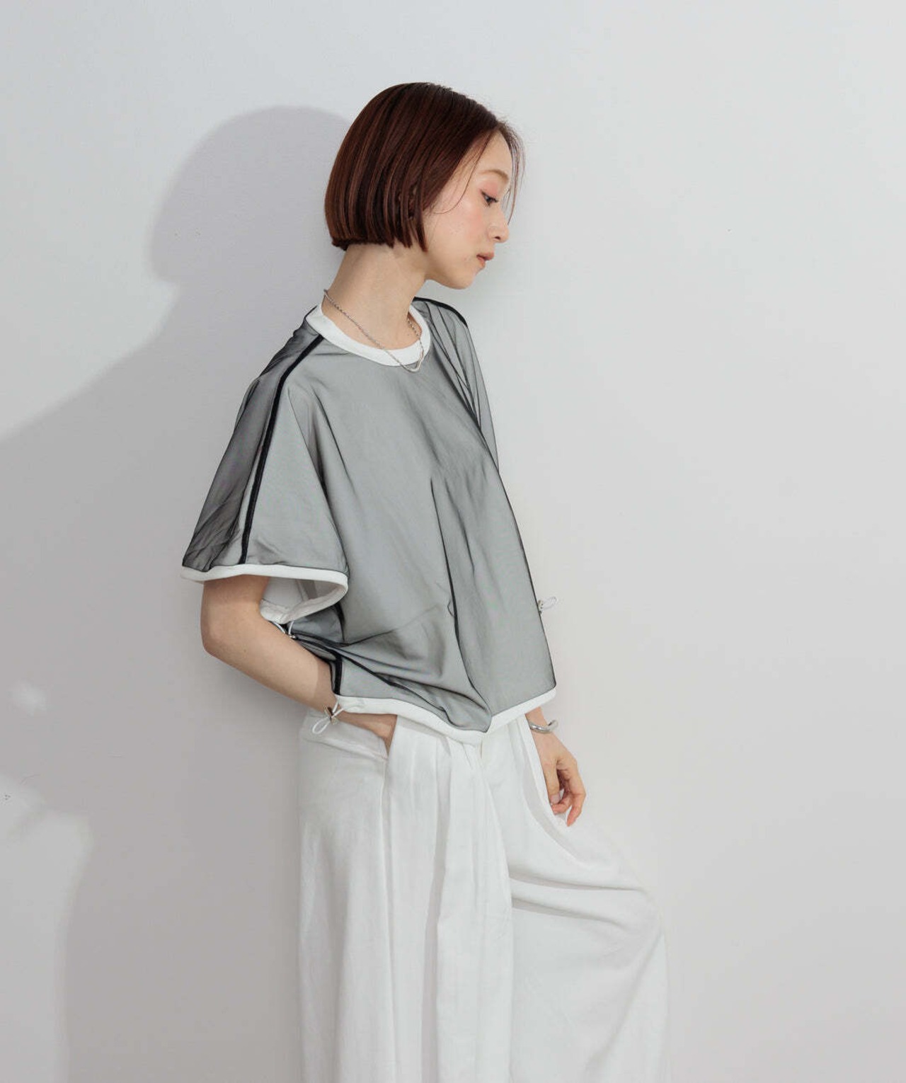 235085 オーバーチュールレースボックスプルオーバー white