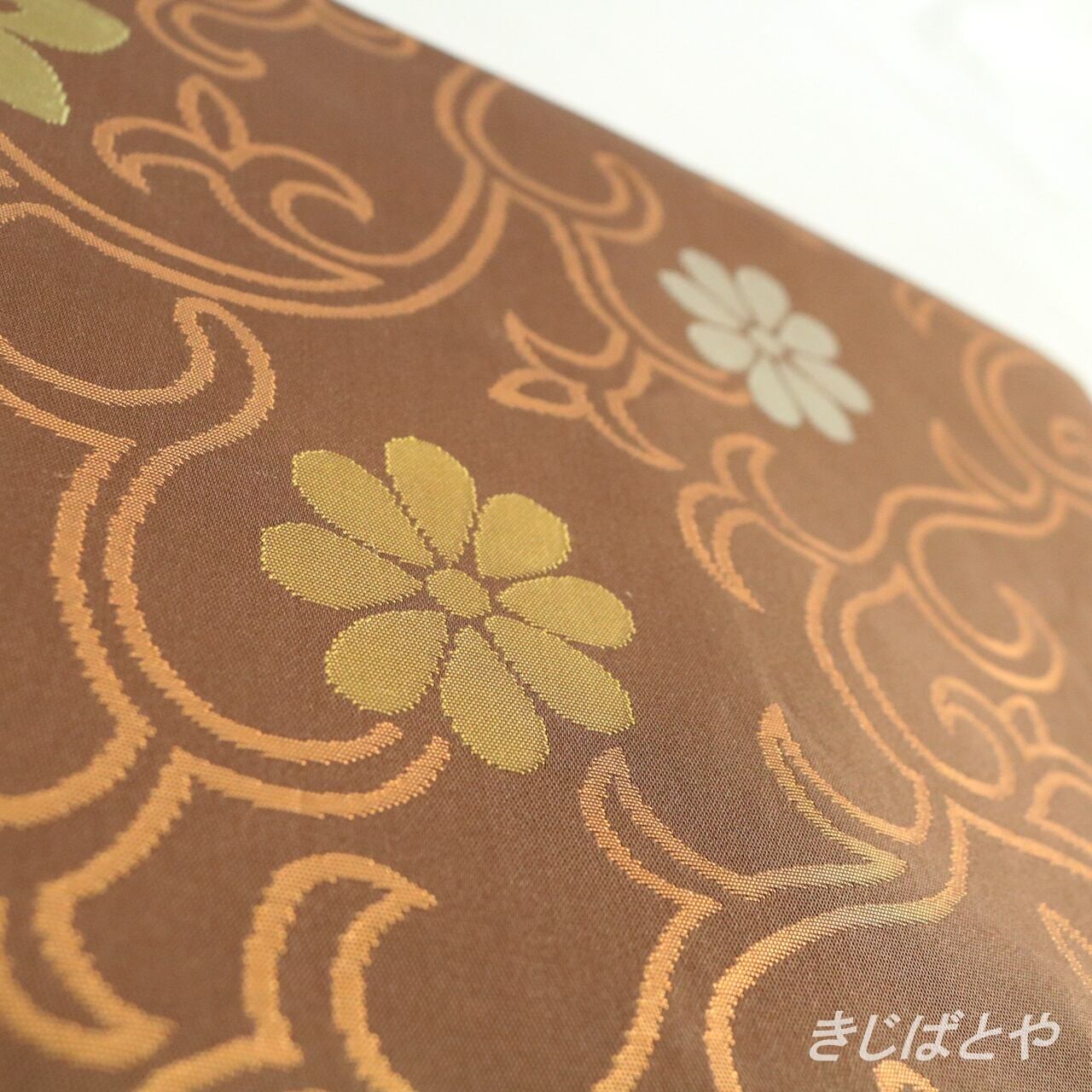 鼯鼠色 むささびいろ に花唐草のなごや きじばとや