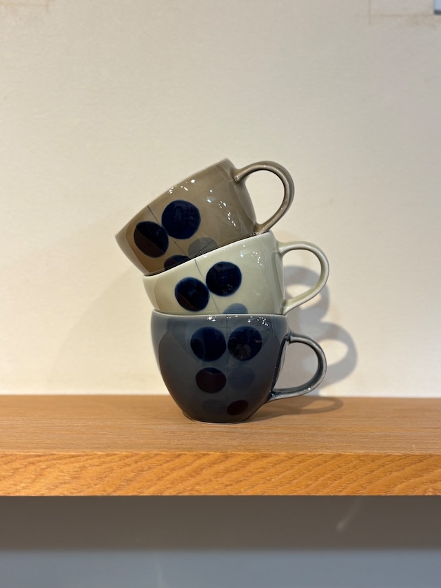 〈WEB陶器市〉マグカップ　水玉リーフ