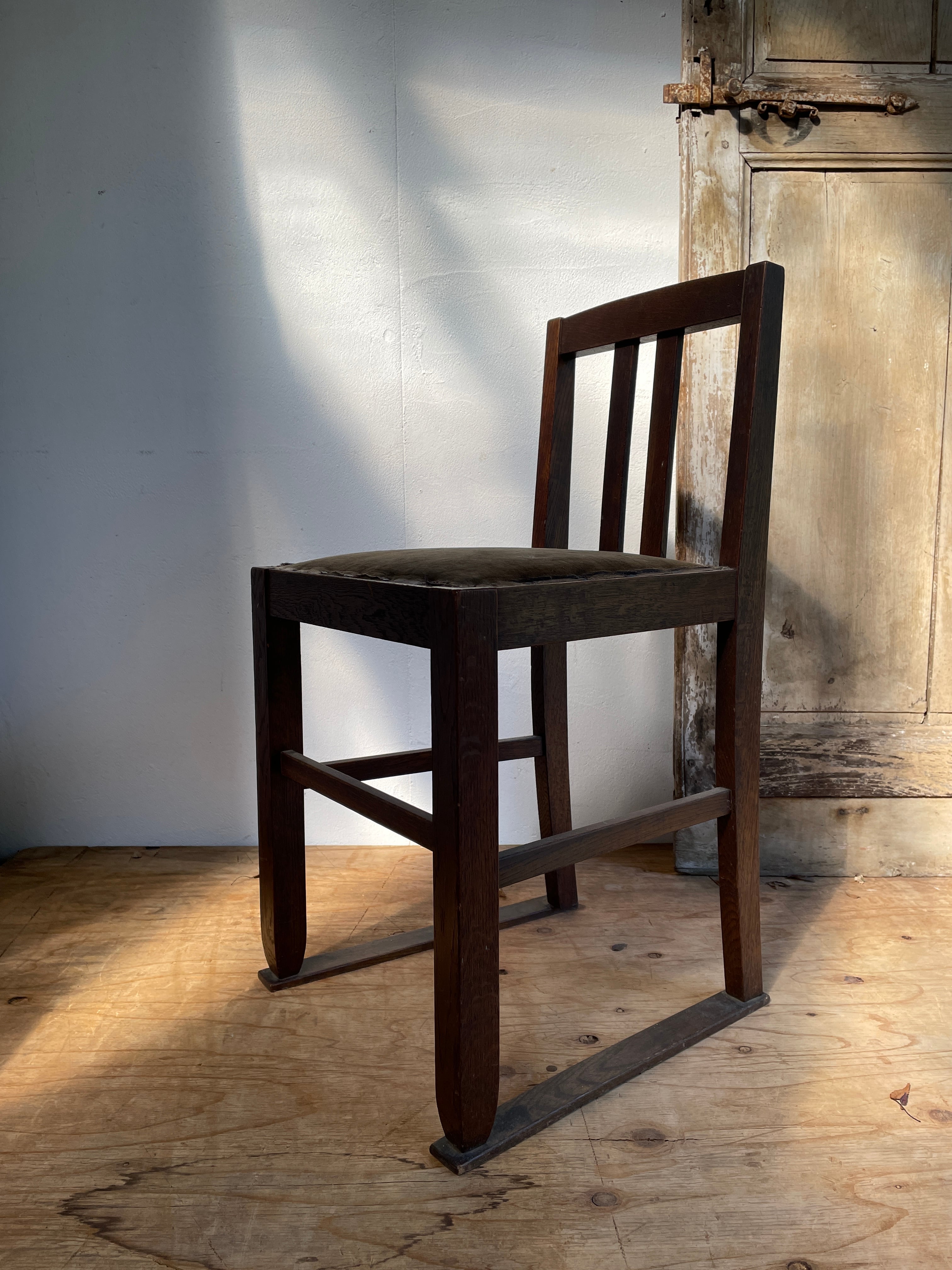 木製椅子 ヴィンテージ布張り