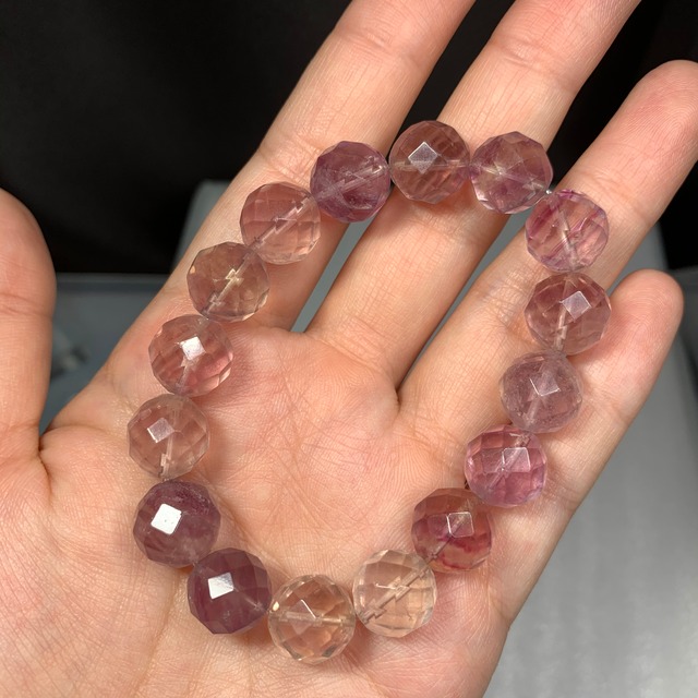 b203パープル系フローライトカットブレスレット