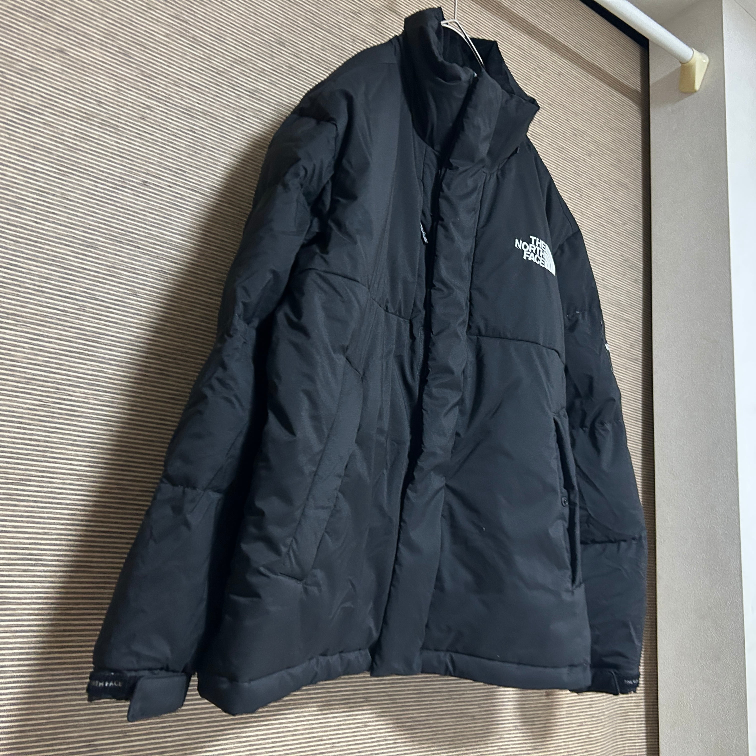 ノースフェイス エアダウンジャケット 黒ブラック刺繍 肩ロゴ ワン  